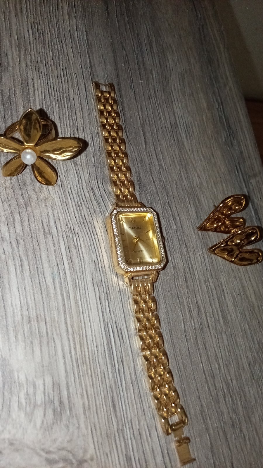 Montre femme plus boucles d'oreilles et bague cadeau 