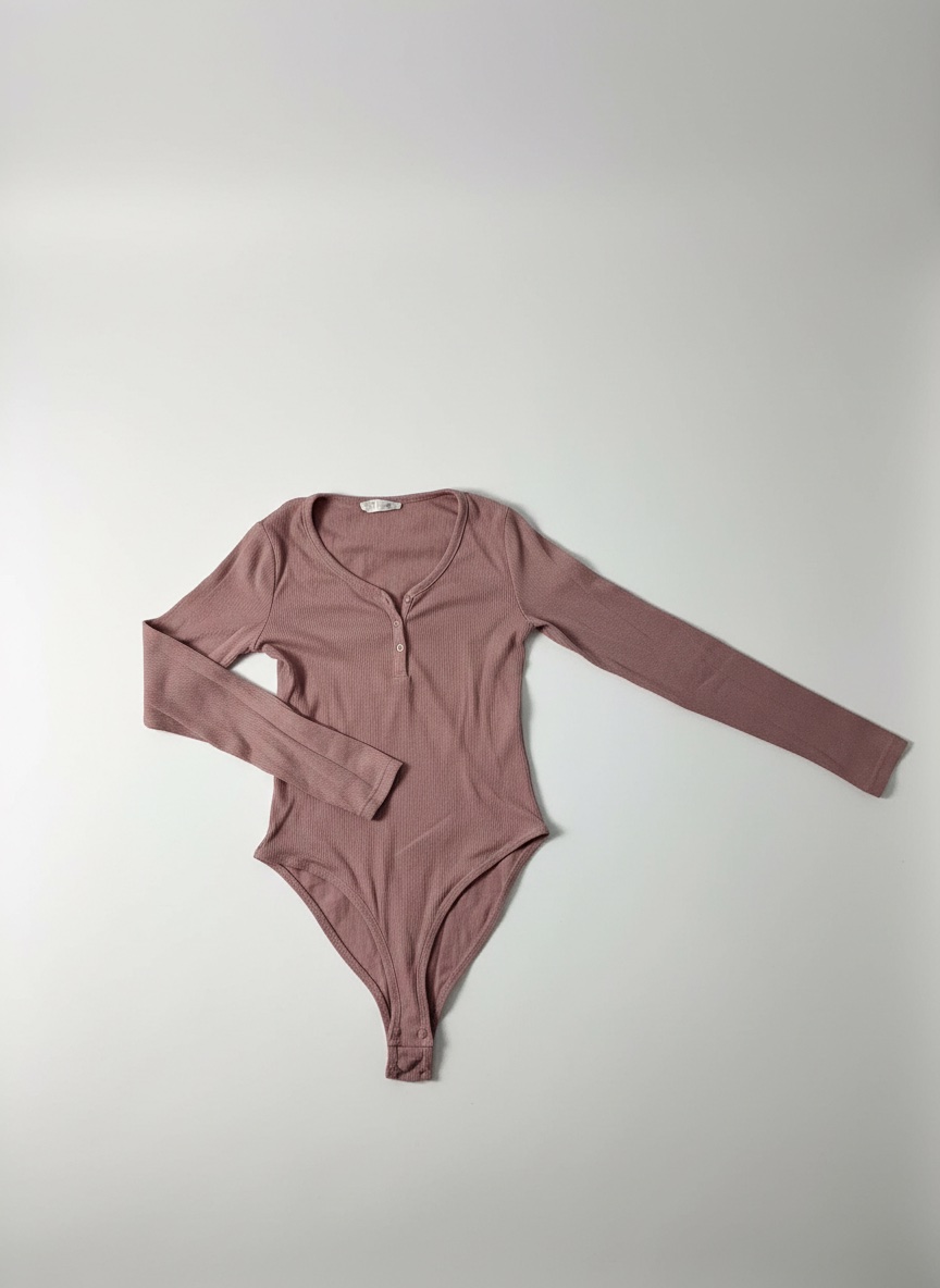 Un body rose foncé