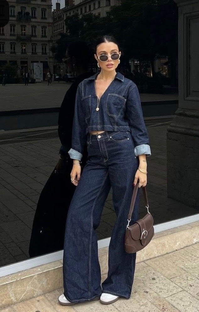 Jean taille haute large de la marque  H&M 