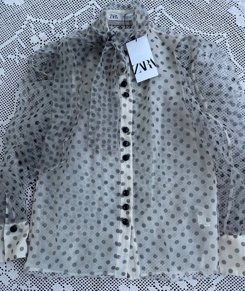 Chemise  Polka dot zara neuve avec étiquette 