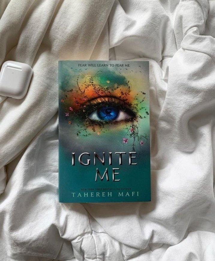 Livre " Ignite me "