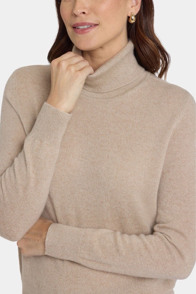 Pull col roulé chic état neuf en grege avec des mailles