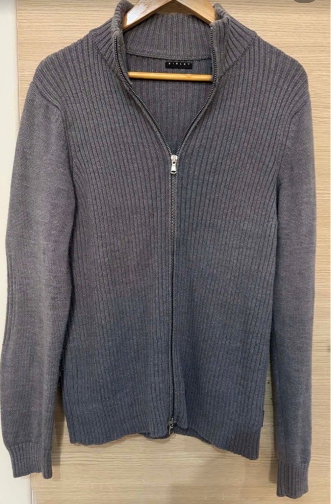 Sisley cardigan pour homme état neuf 