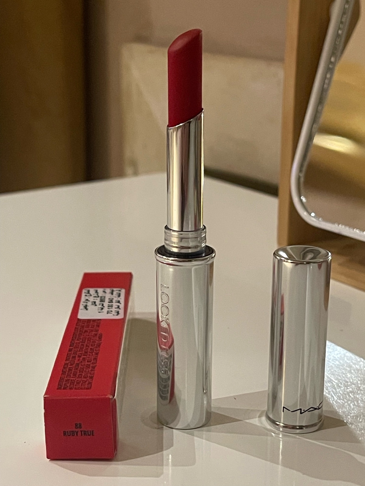Mac locked kiss 