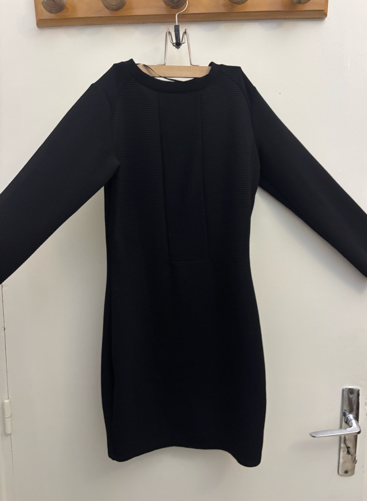 Robe courte noir ajustée