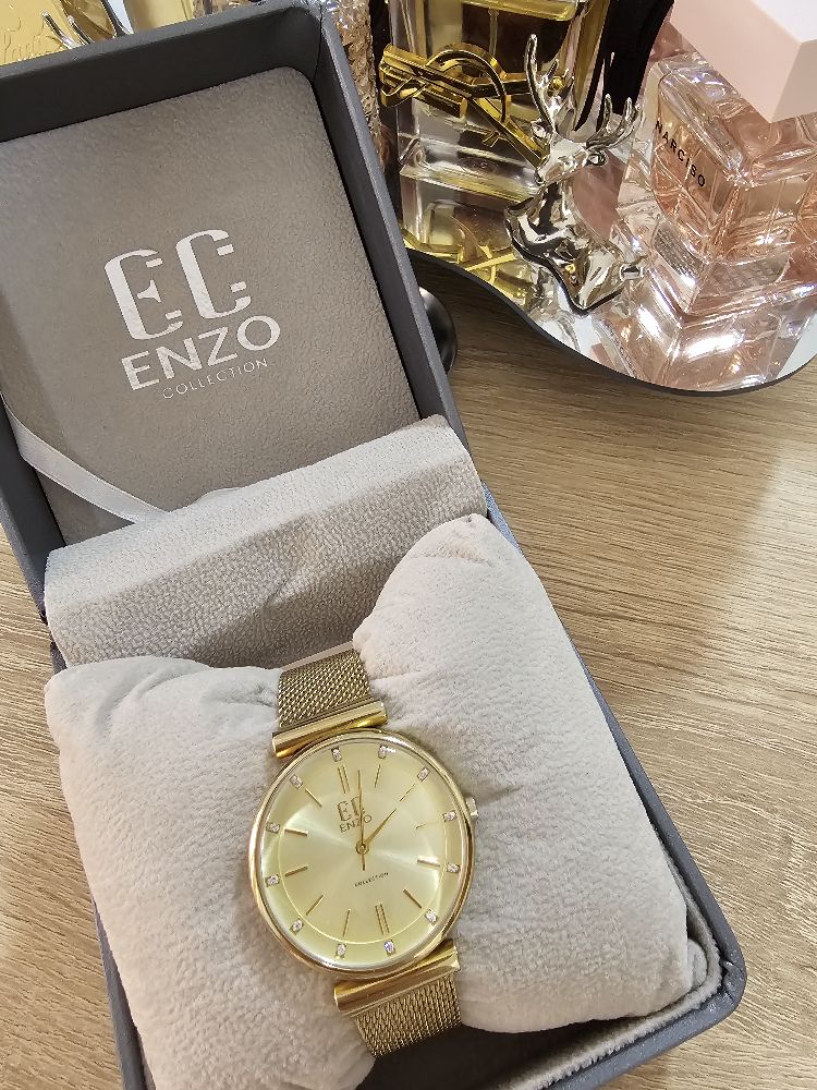 Montre Enzo en doré 