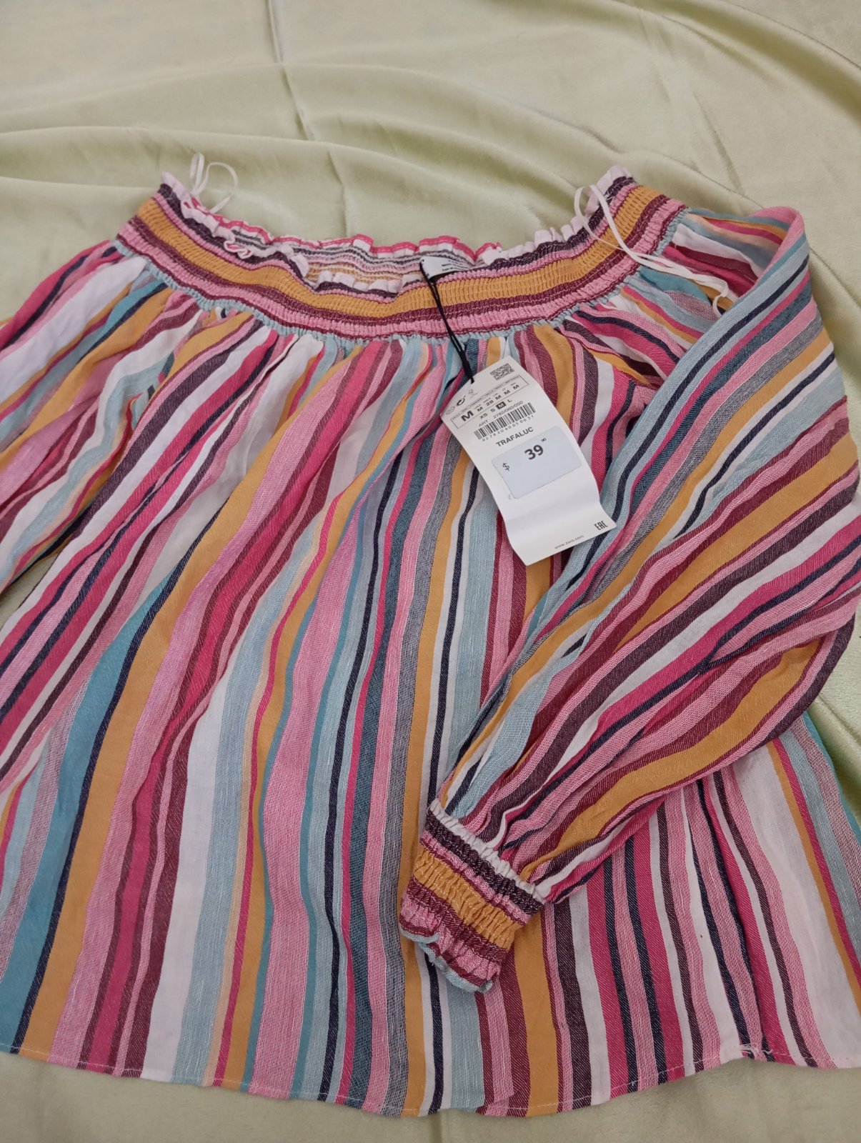 Off shoulder top /blouse neuf 