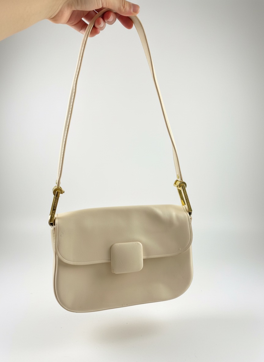 Sac beige charles and keith 