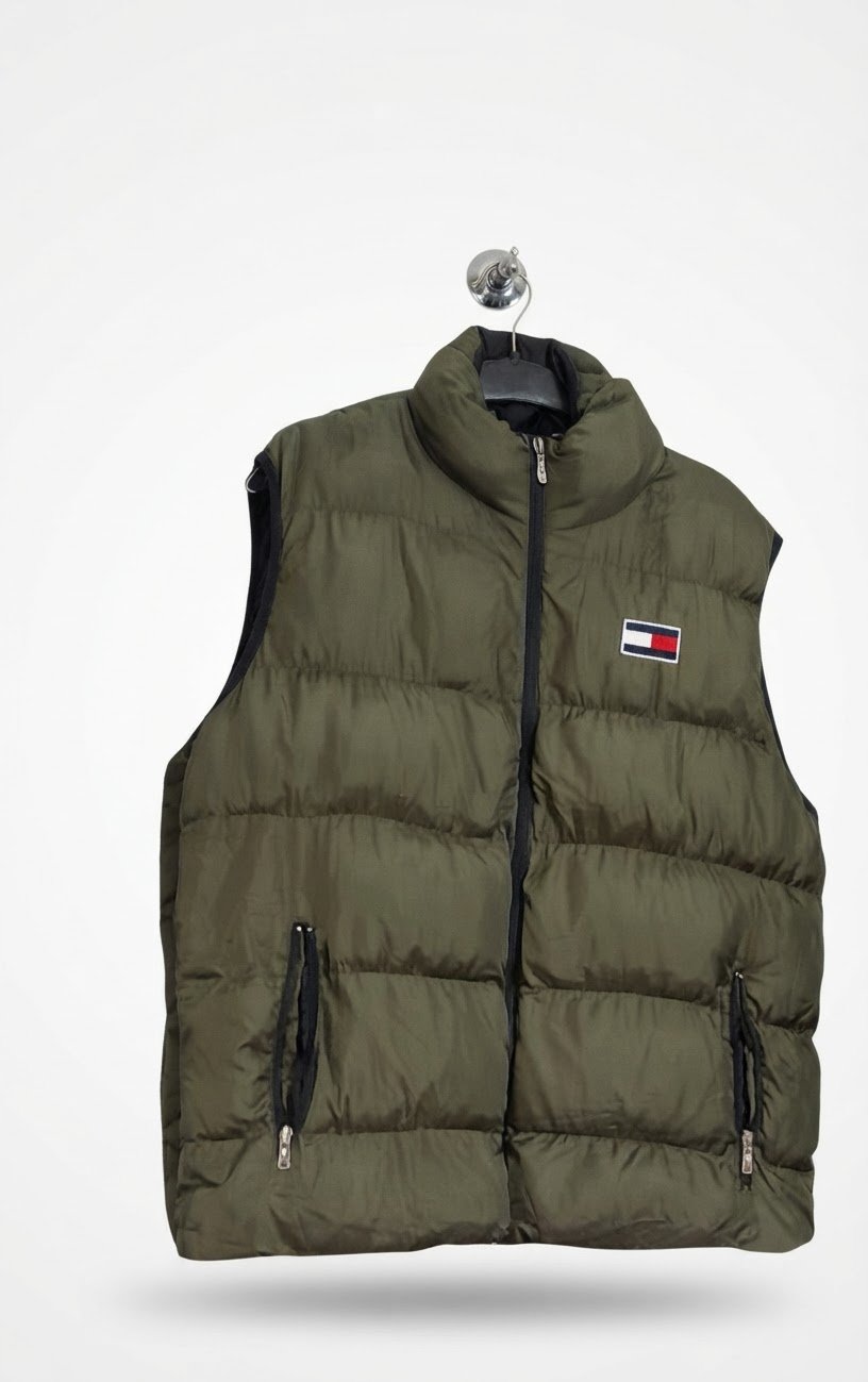 Une doudoune rembourré et matelassé de la marque Tommy Hilfiger