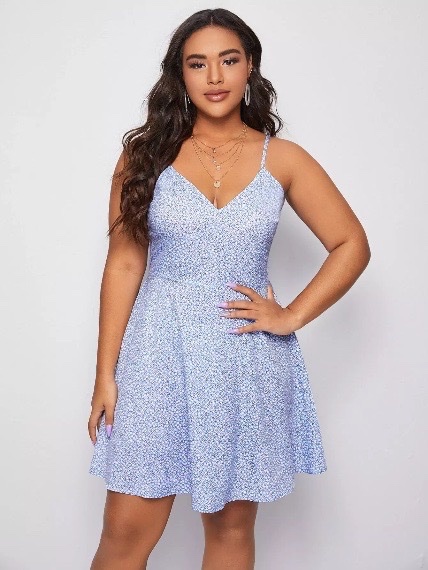 Robe d’été bleu ciel à fines bretelles avec nœud au dos 💙