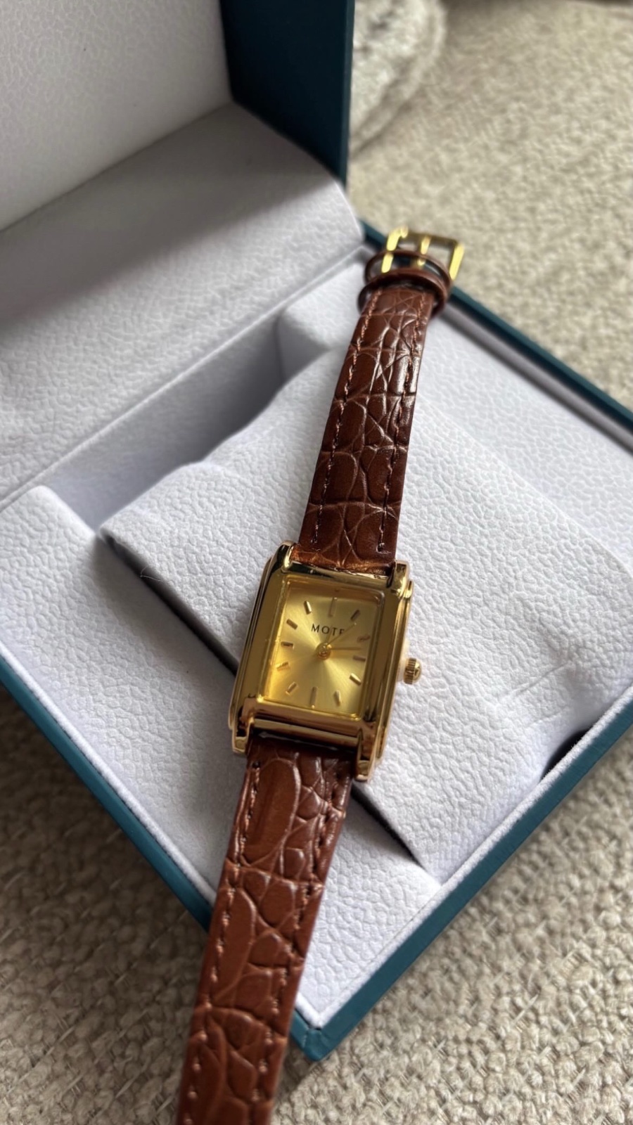 MOTF montre carre