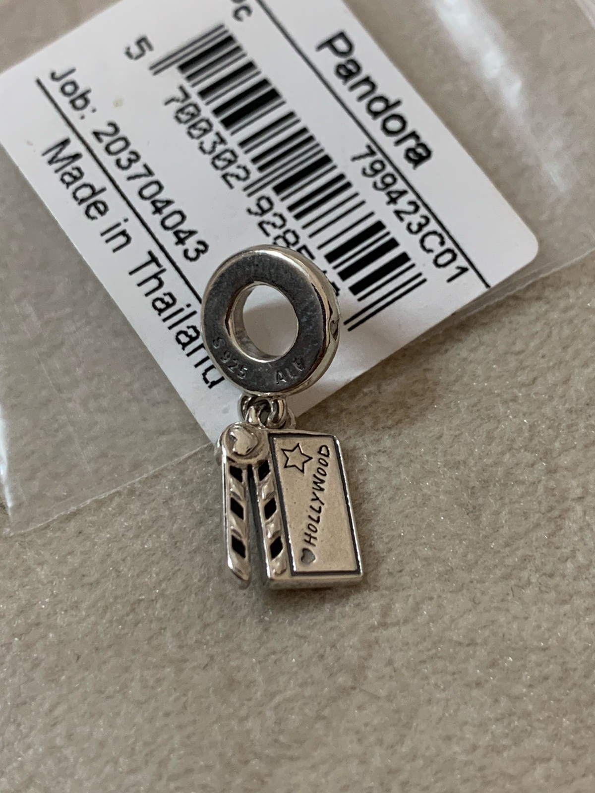 Charm pandora authentic Neuf 