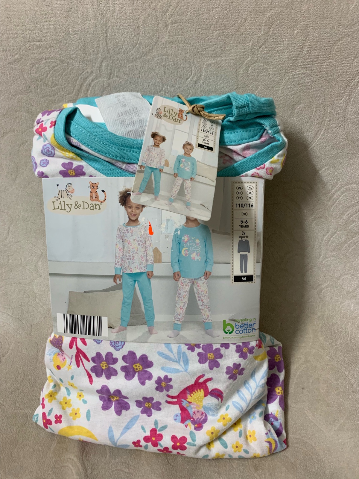 Deux pyjamas  5-6 ans 