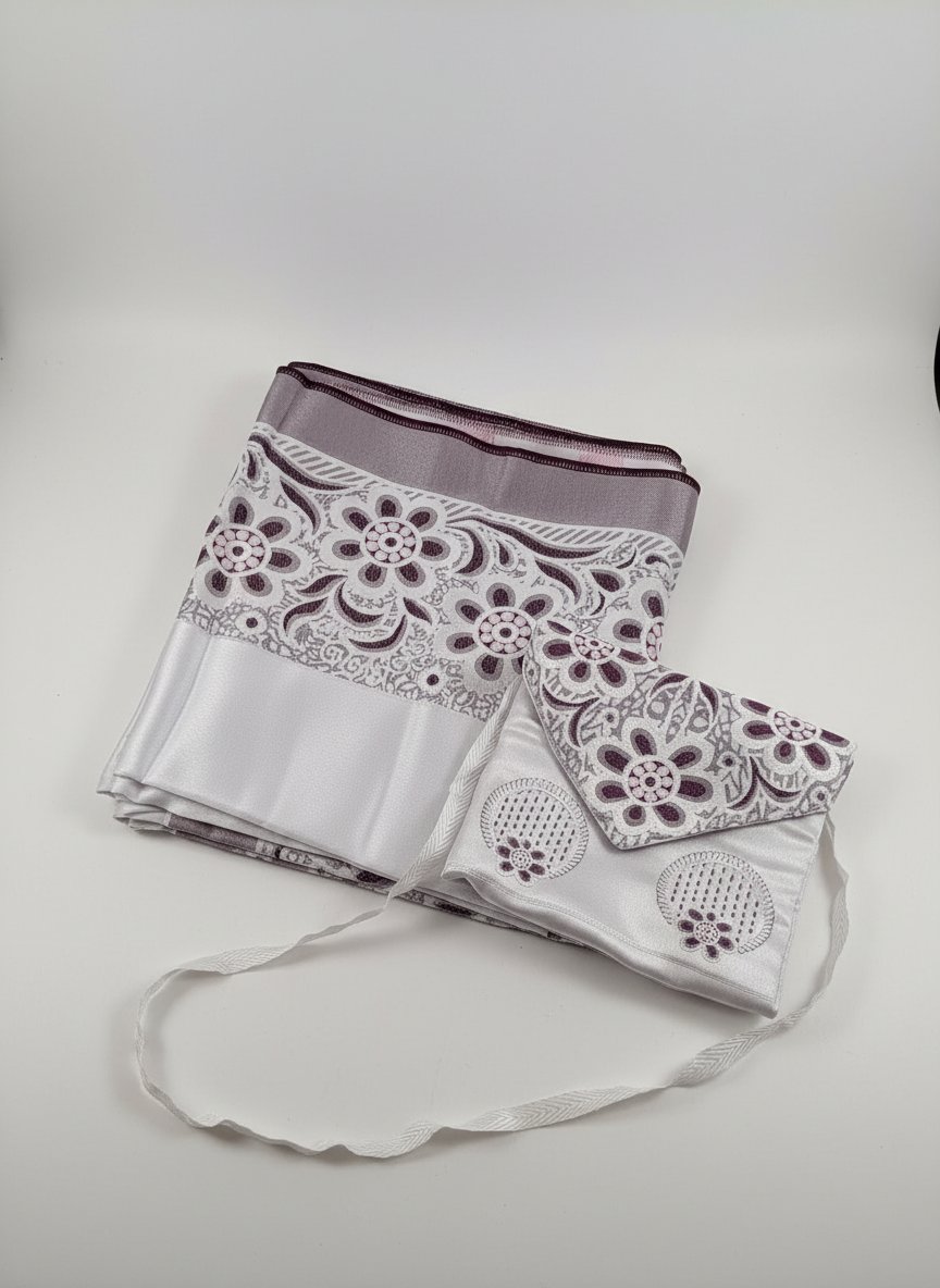 "سجادة صلاة " satin brodé avec pochette assortie ✨