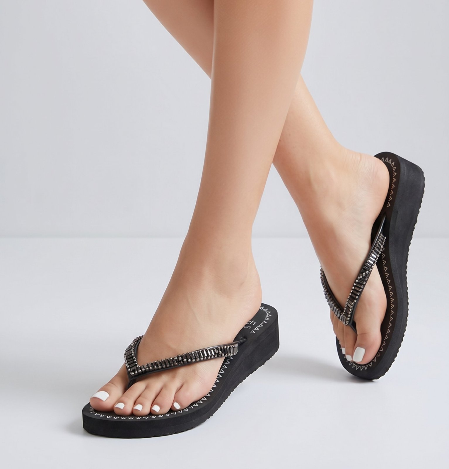 Tongs compensées noires élégantes – jamais porté ✨️🌸