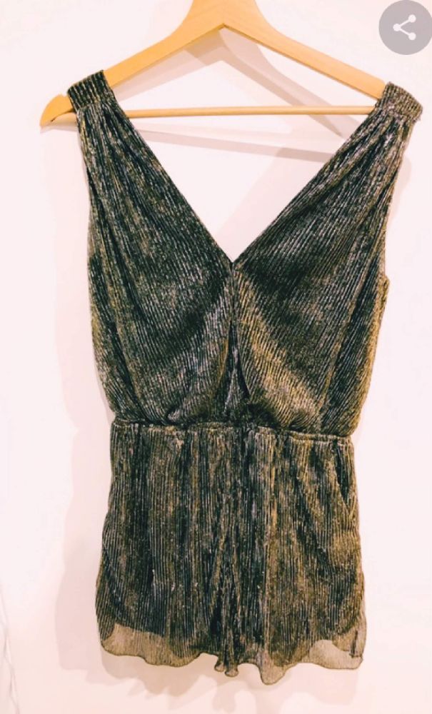 combi short dorée pailletée Mango idéal pour soirée jour de l' an