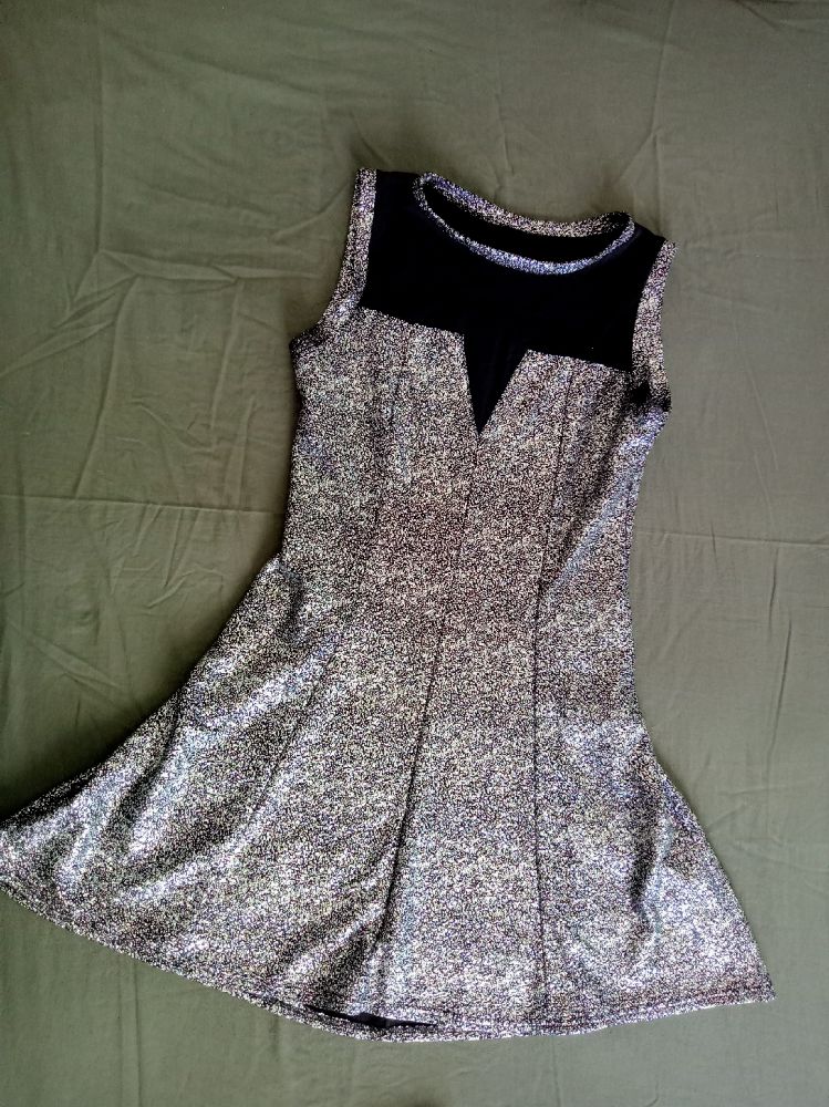 robe pailletté de la marque new port idéale pour jour de l' an 