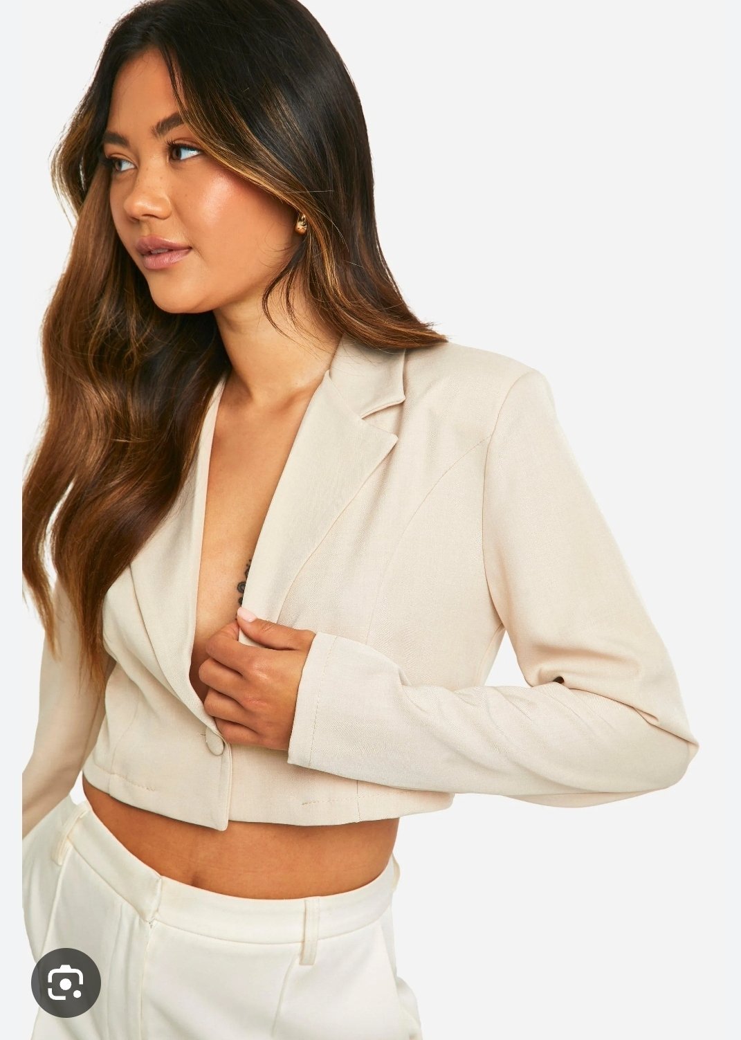Veste  courte en écrue boohoo très chic tendance 