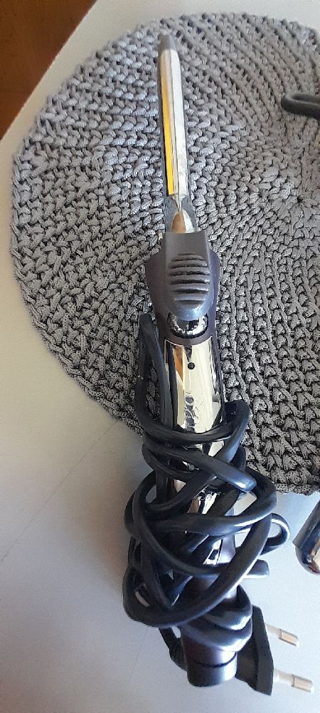 boucleur de la marque babyliss très professionnel 230W boucle fine et moyenne 
