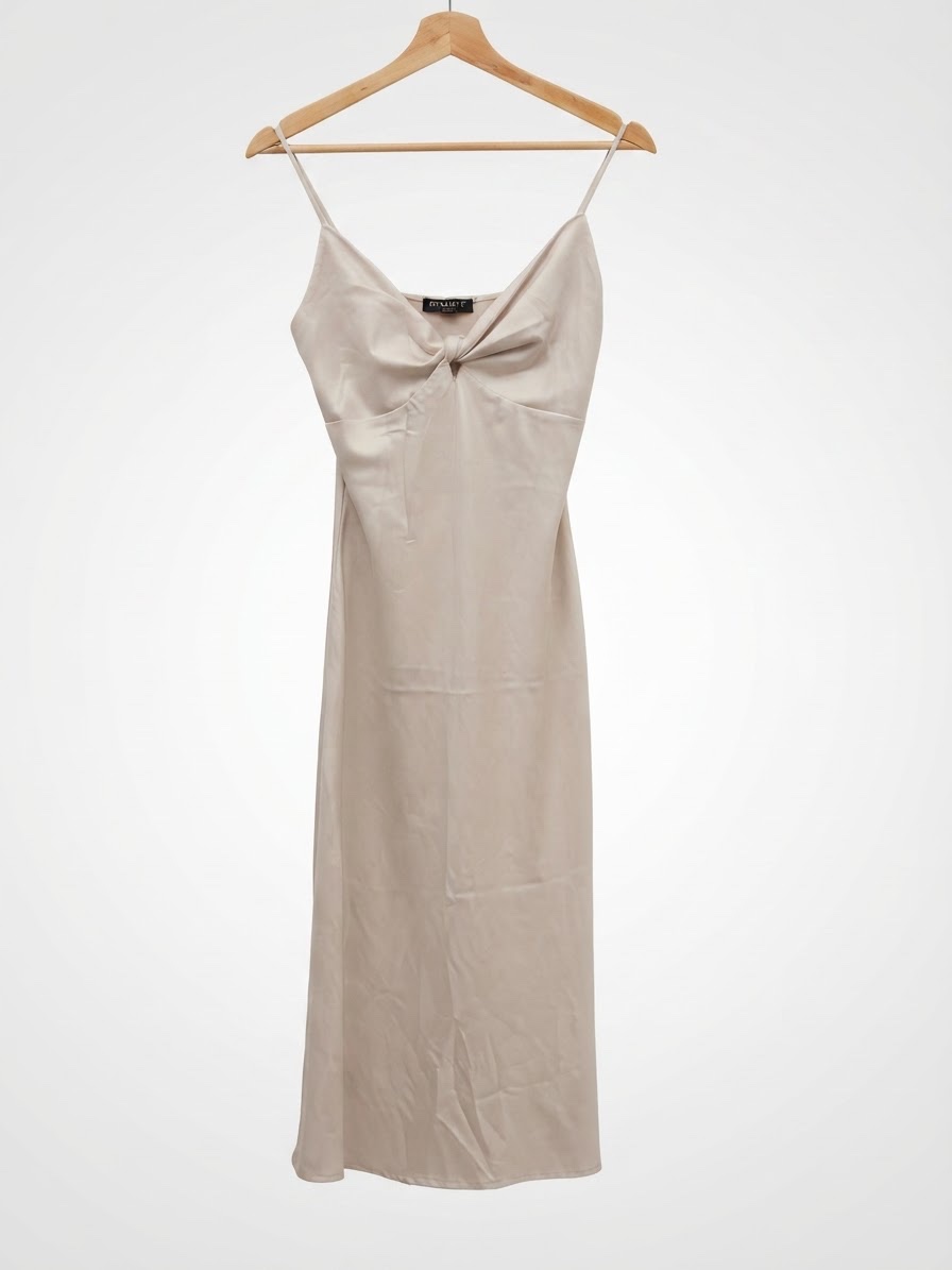 Robe satinée à nœud de la marque Dynamite 