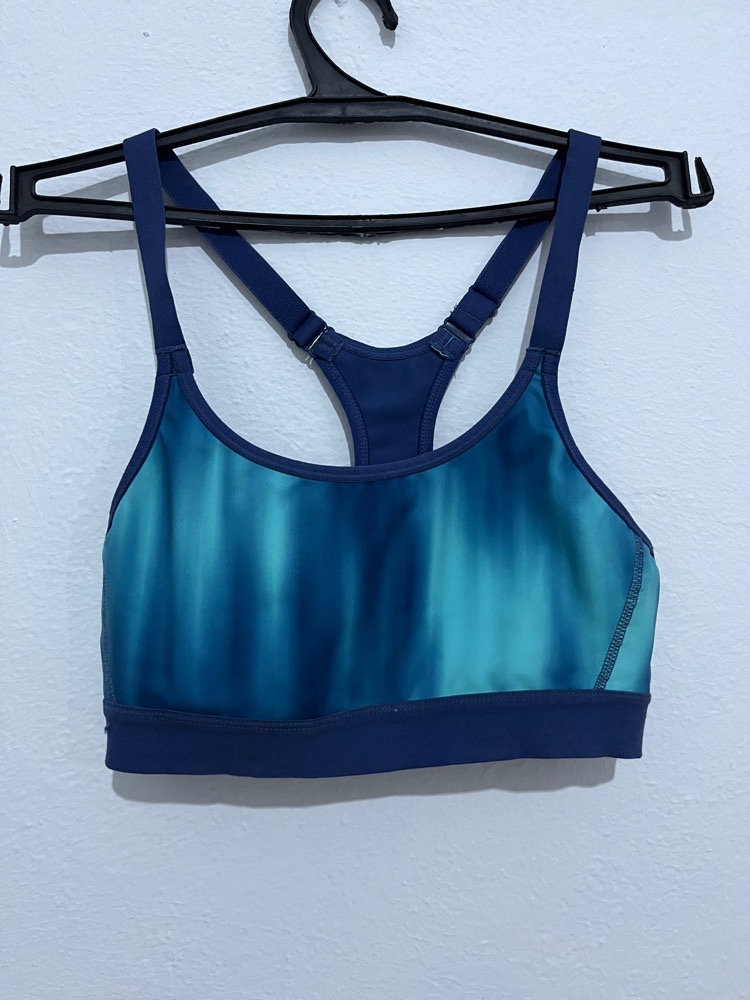 Brassiere 