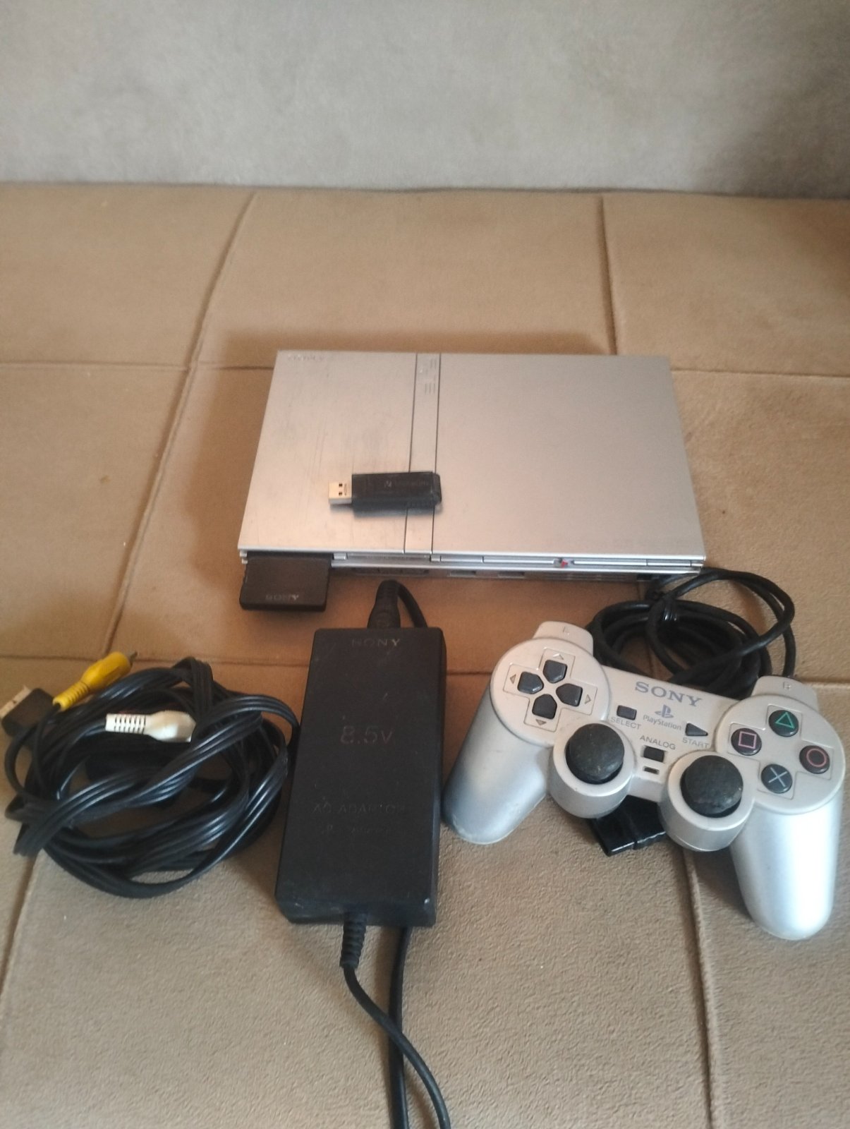 PS2 Gris Patché avec flash plein de jeux 