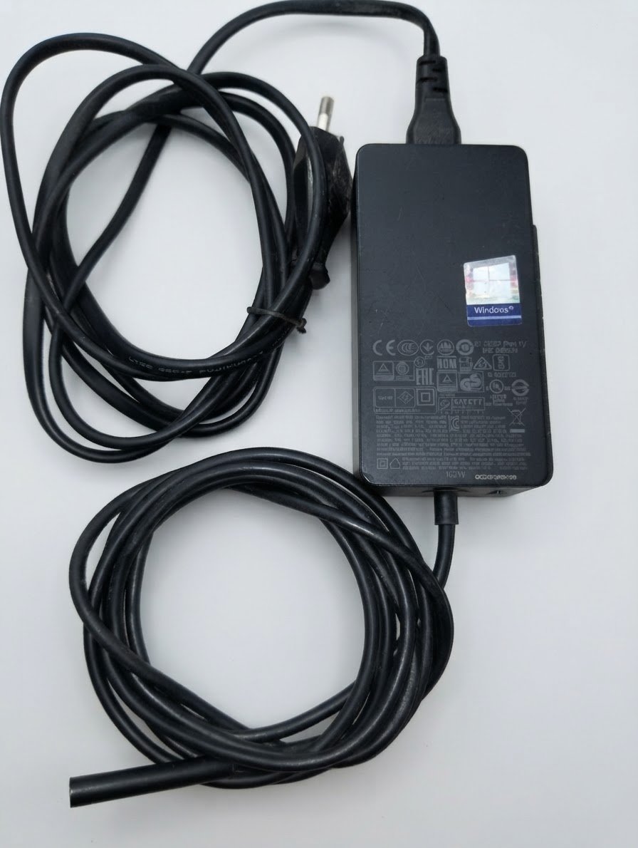 Chargeur Microsoft Surface Pro 102W