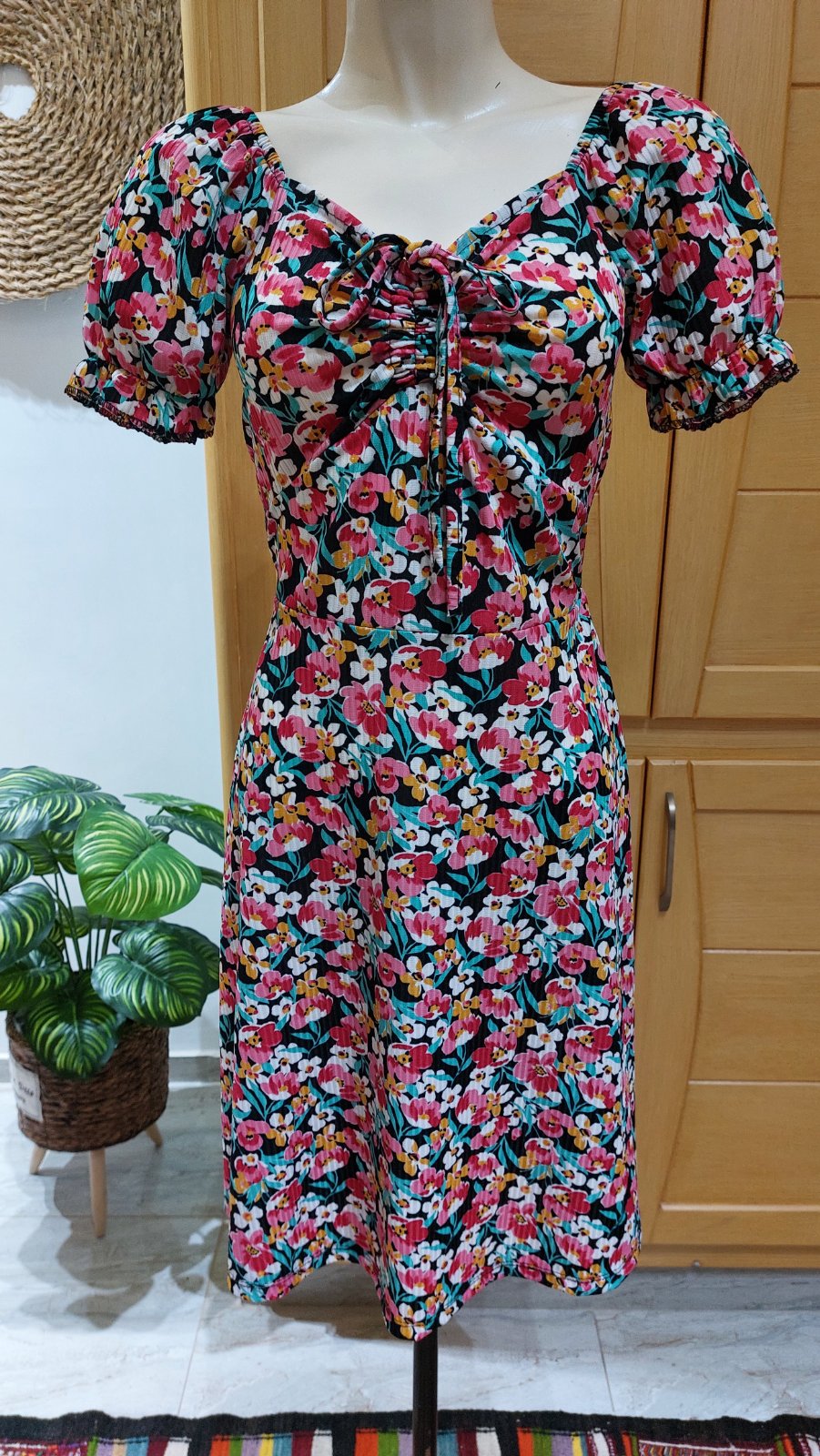  Robe fleurie ajustée 