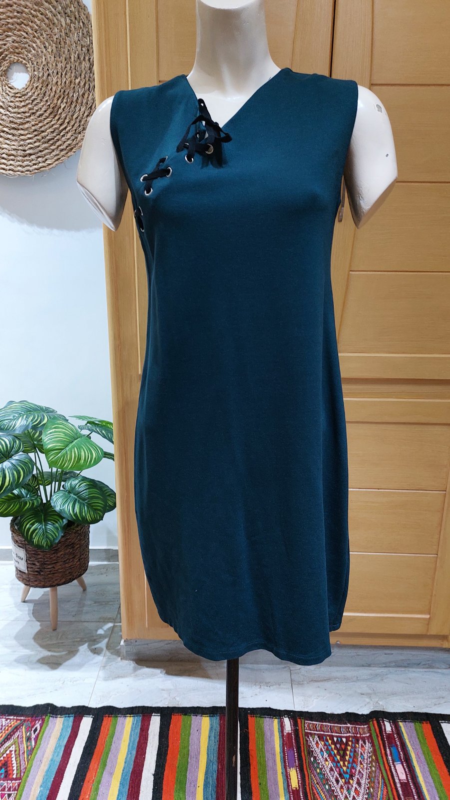 Robe courte sans manches