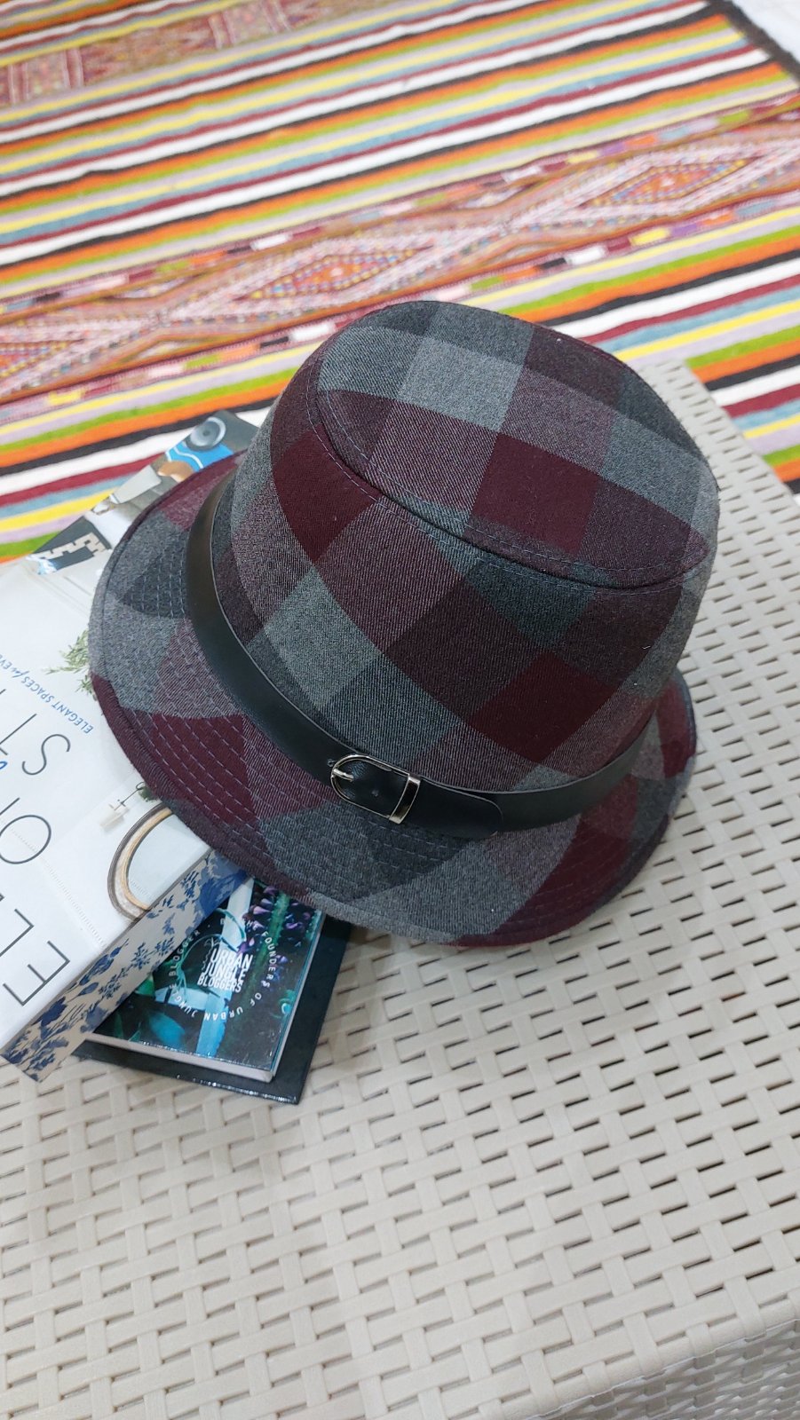 Chapeau avec un motif à carreaux