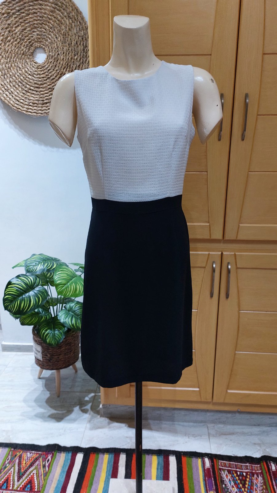 Robe blanc et noir courte