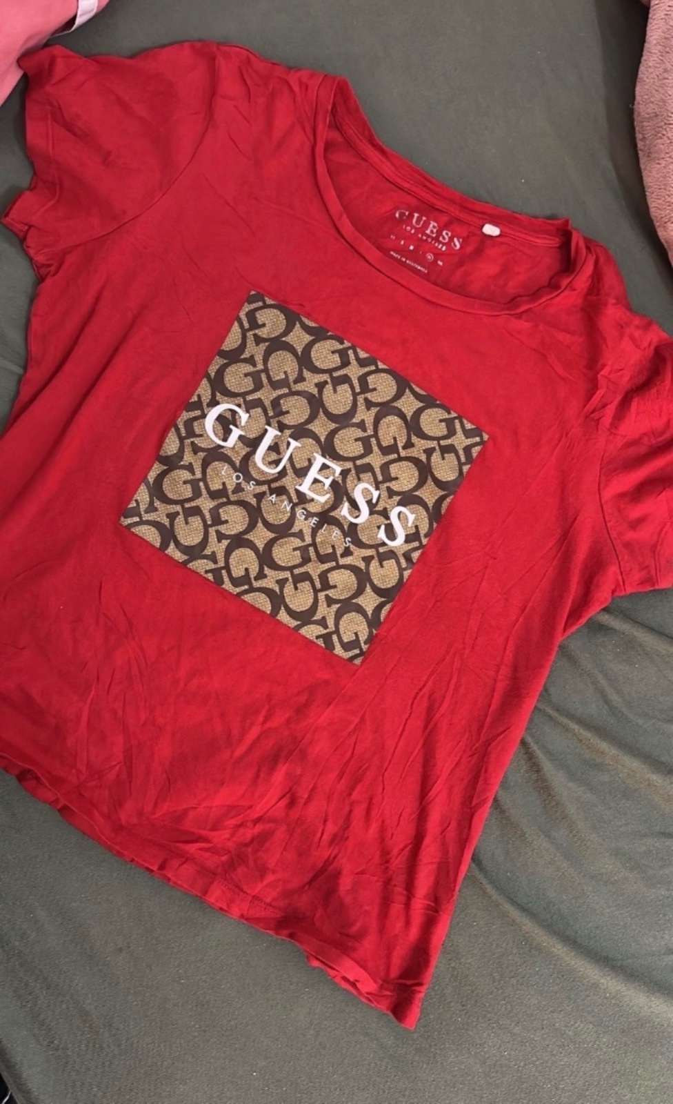 T-shirt GUESS rouge ♥️