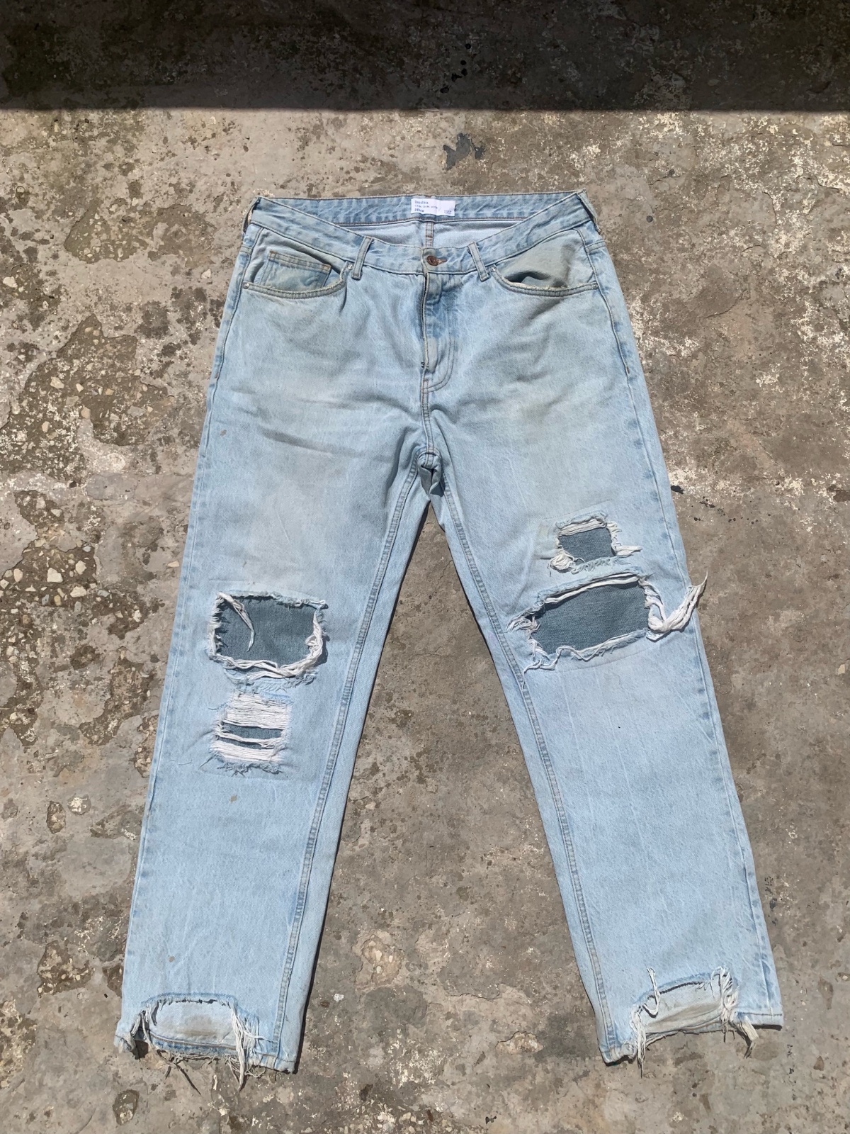 🔥 Jean Bershka Denim Ripped Bleu Clair – Taille 46 – Très Bon État