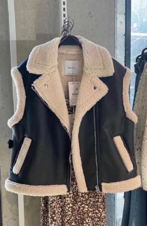 Veste en cuir sans manches Bershka