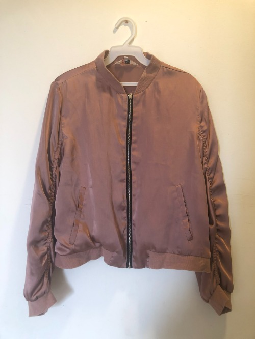 Veste en satin rose