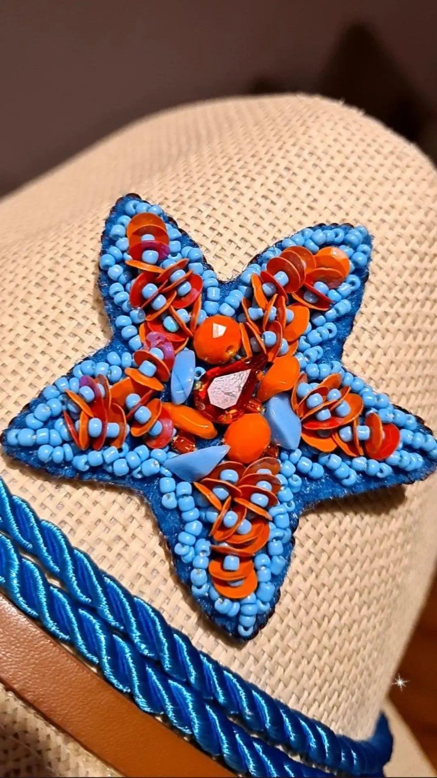Broche étoile brodée handmade neuf