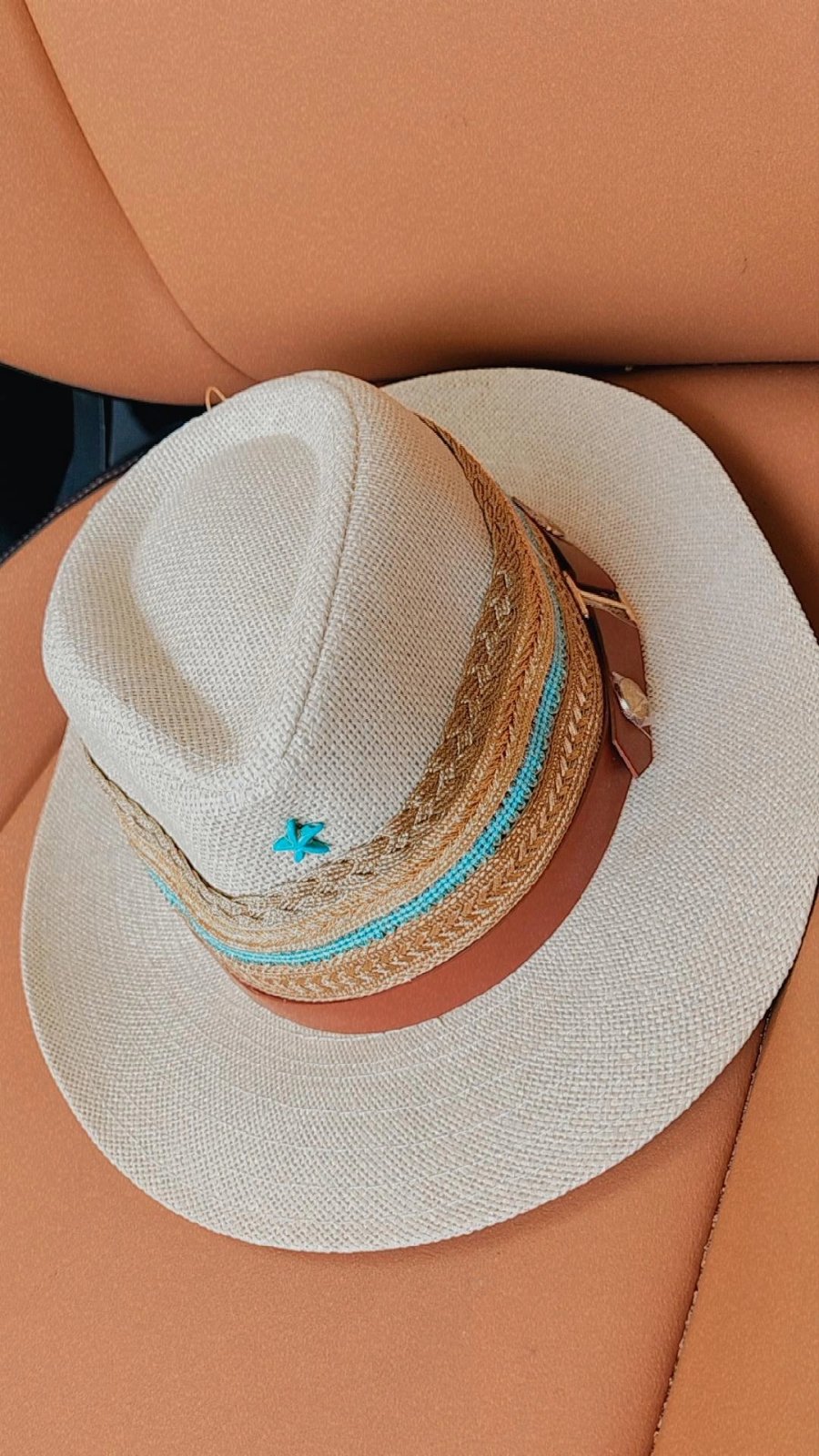 Chapeau neuf création 