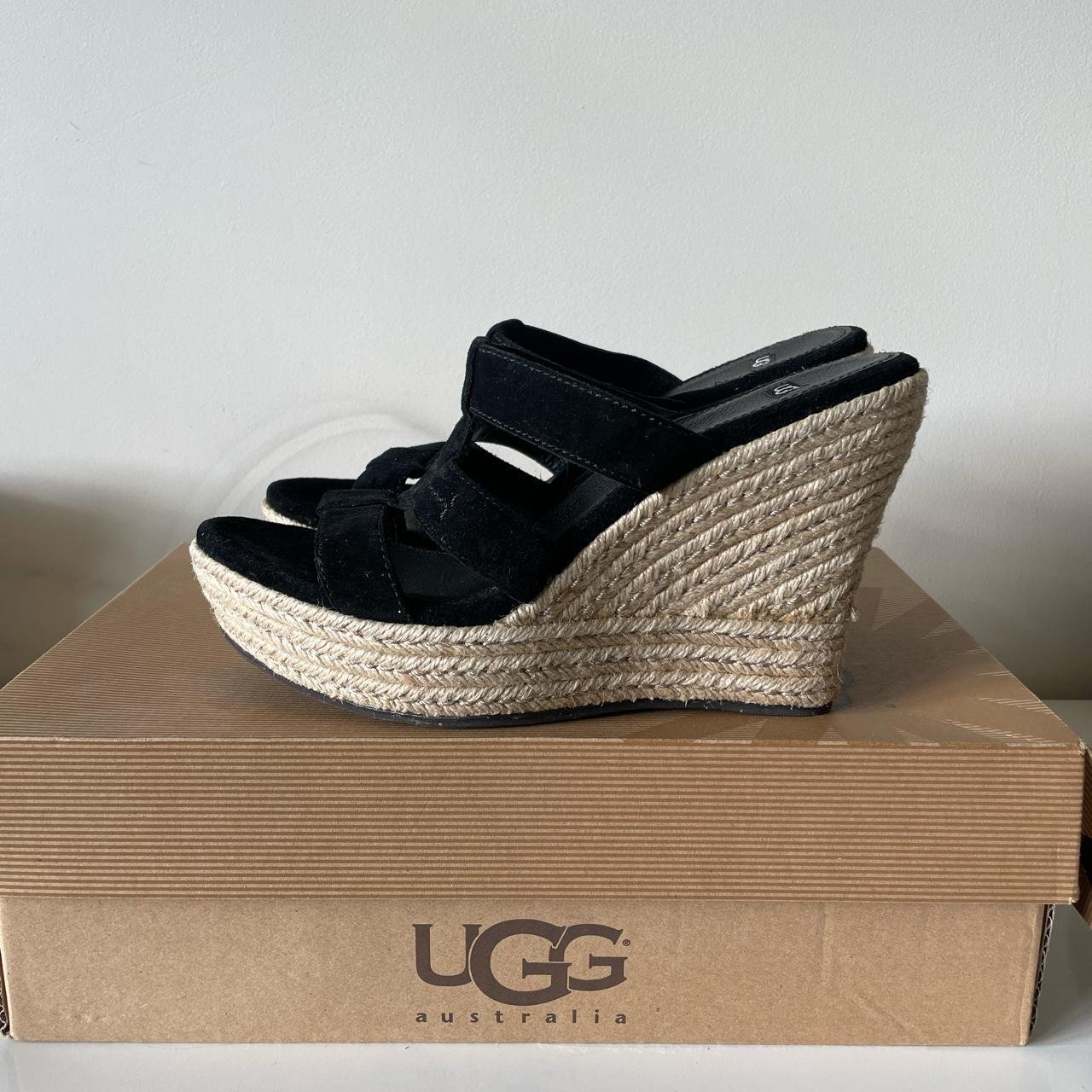 UGG AUTHENTIQUE 