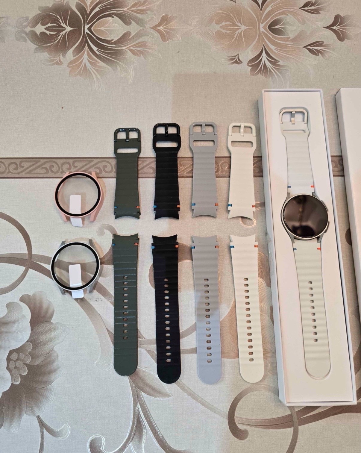 Samsung watch 7 + ceintures 