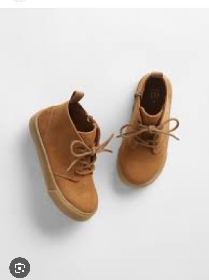Chaussures pour garçon pointure 26