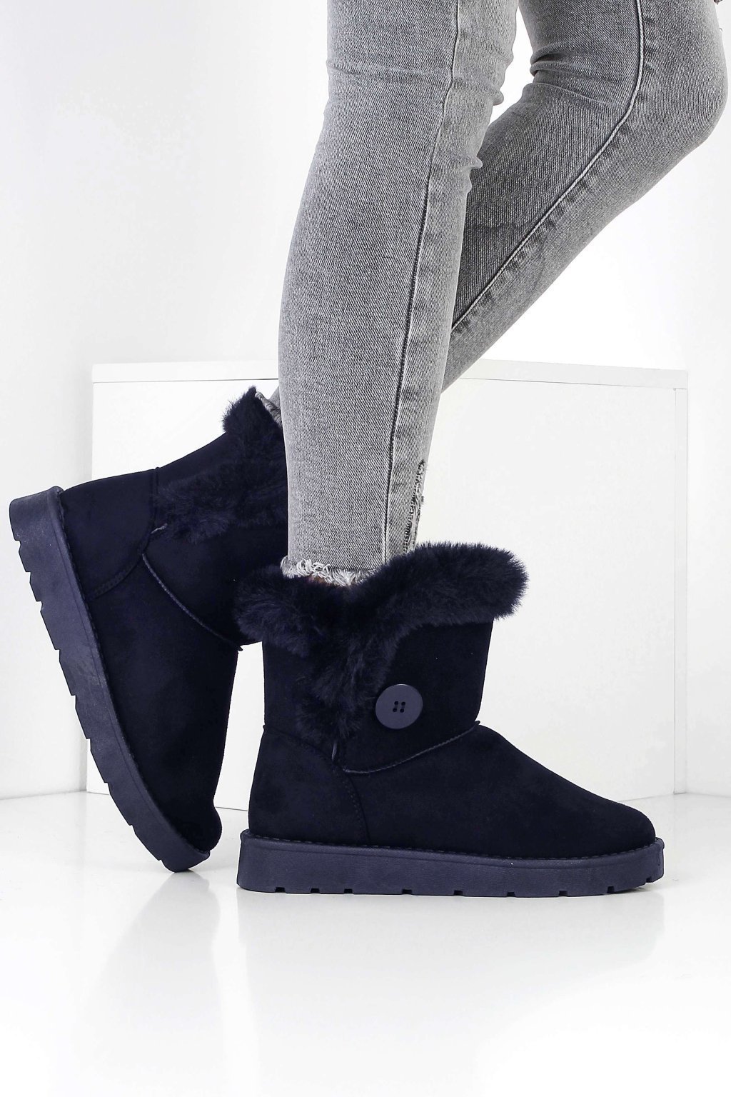 UGG noir avec fourrure pointure 39 