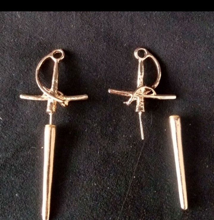 Boucles d'oreilles doré shein 