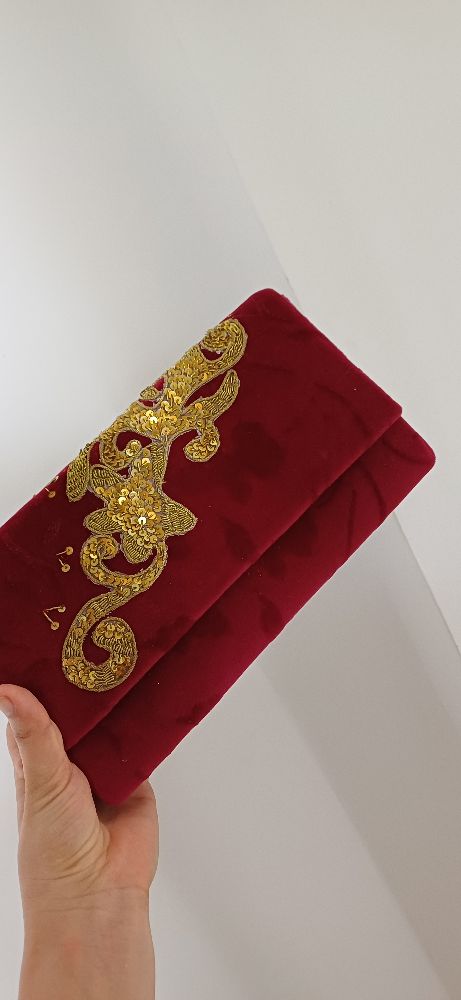 pochette rouge traditionnel 