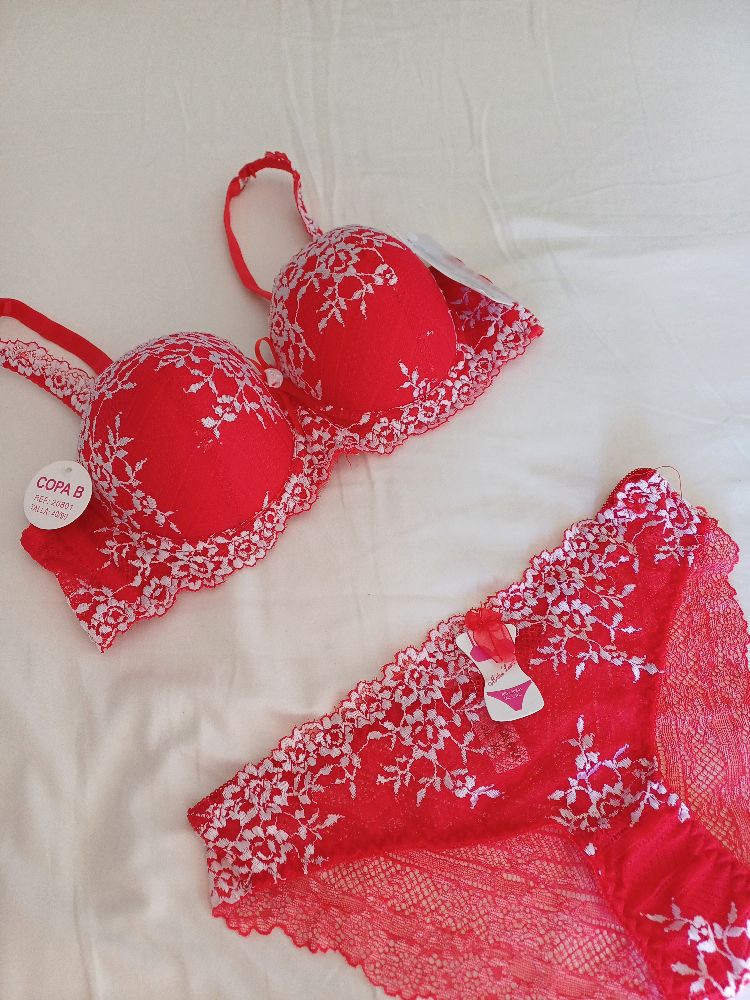 deux pièces rouge 