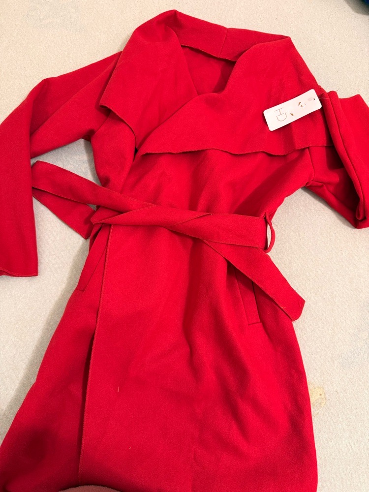 Trench rouge neuf avec etiquette taille s/M