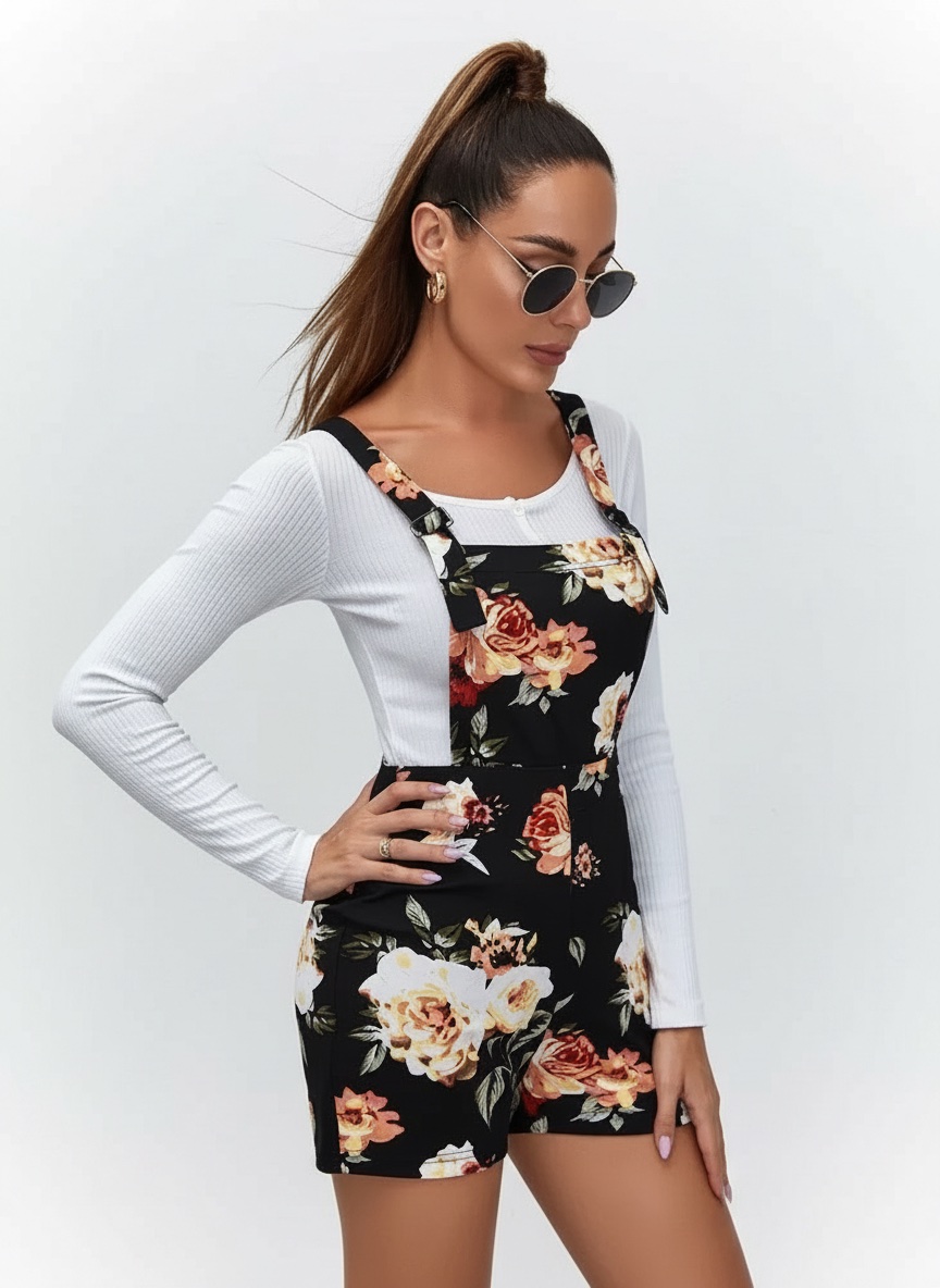 Salopette short fleurie🌸🌺🌻