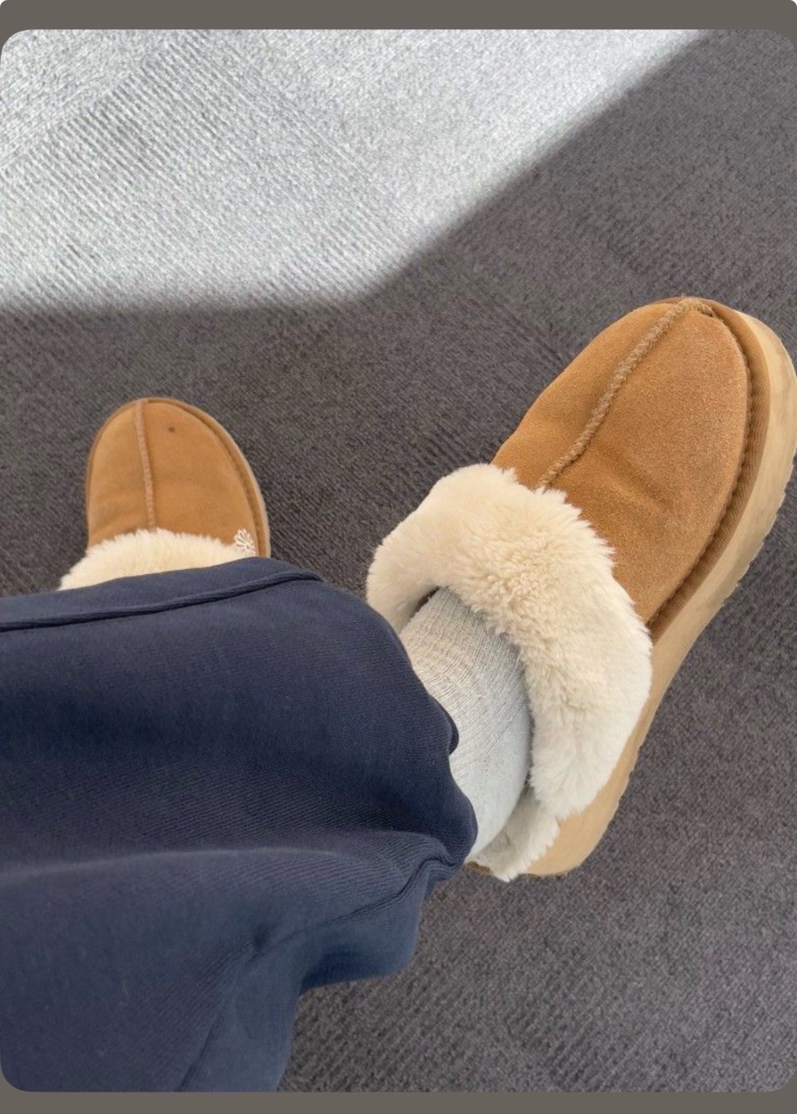 Pantoufles confortables fourrés 
