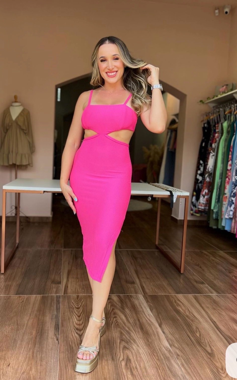 Robe coupée cotelee a fentes