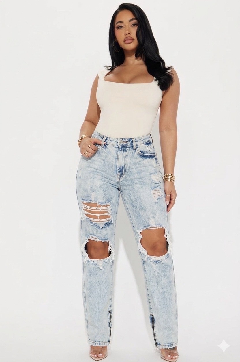 Jean délavé boohoo, style grunge avec déchirures genoux et fermetures éclair aux chevilles👖💕