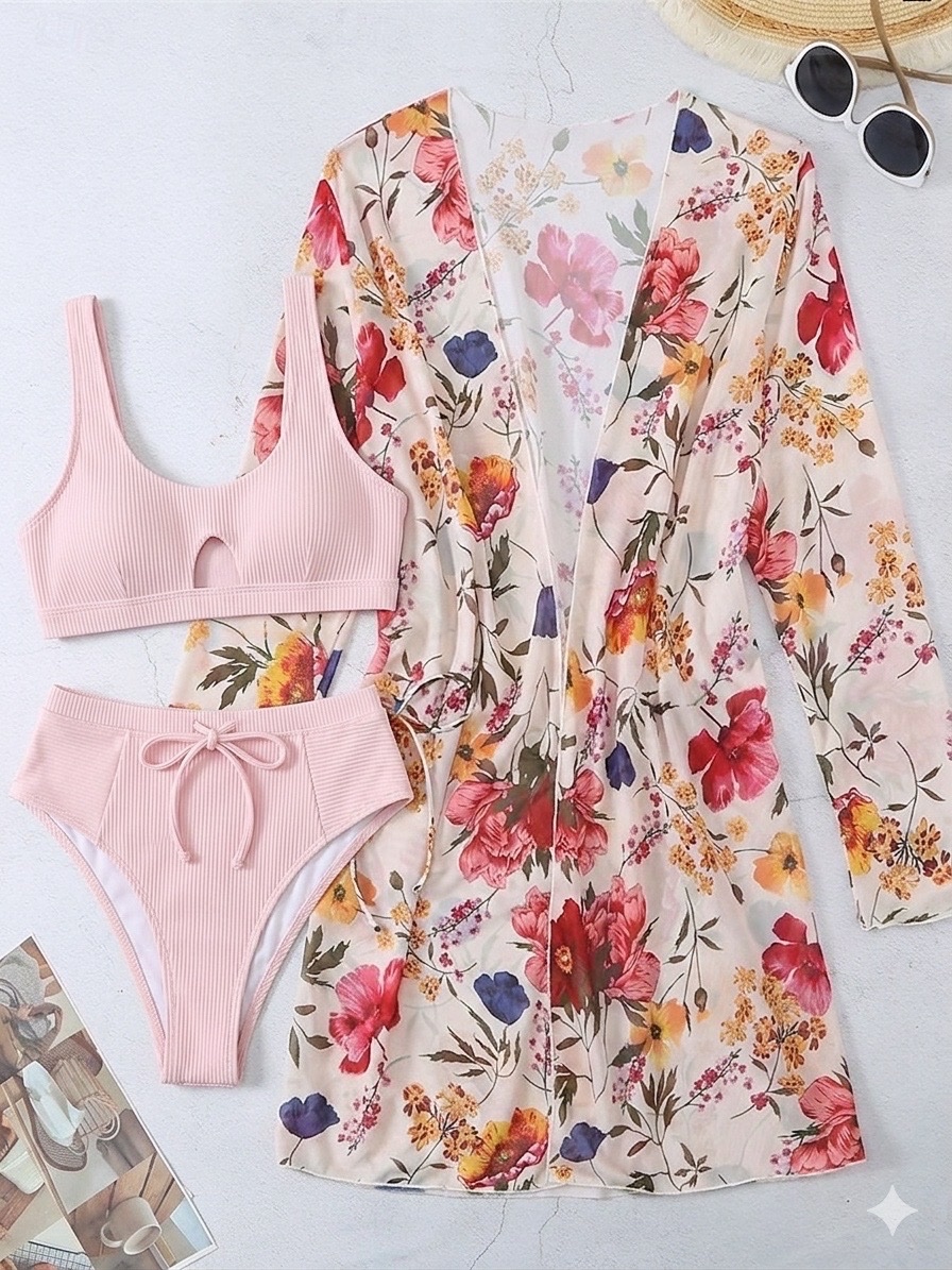 Ensemble de plage chic : kimono floral et bikini rose côtelé pour un look d'été irrésistible ! 🌸☀️👙